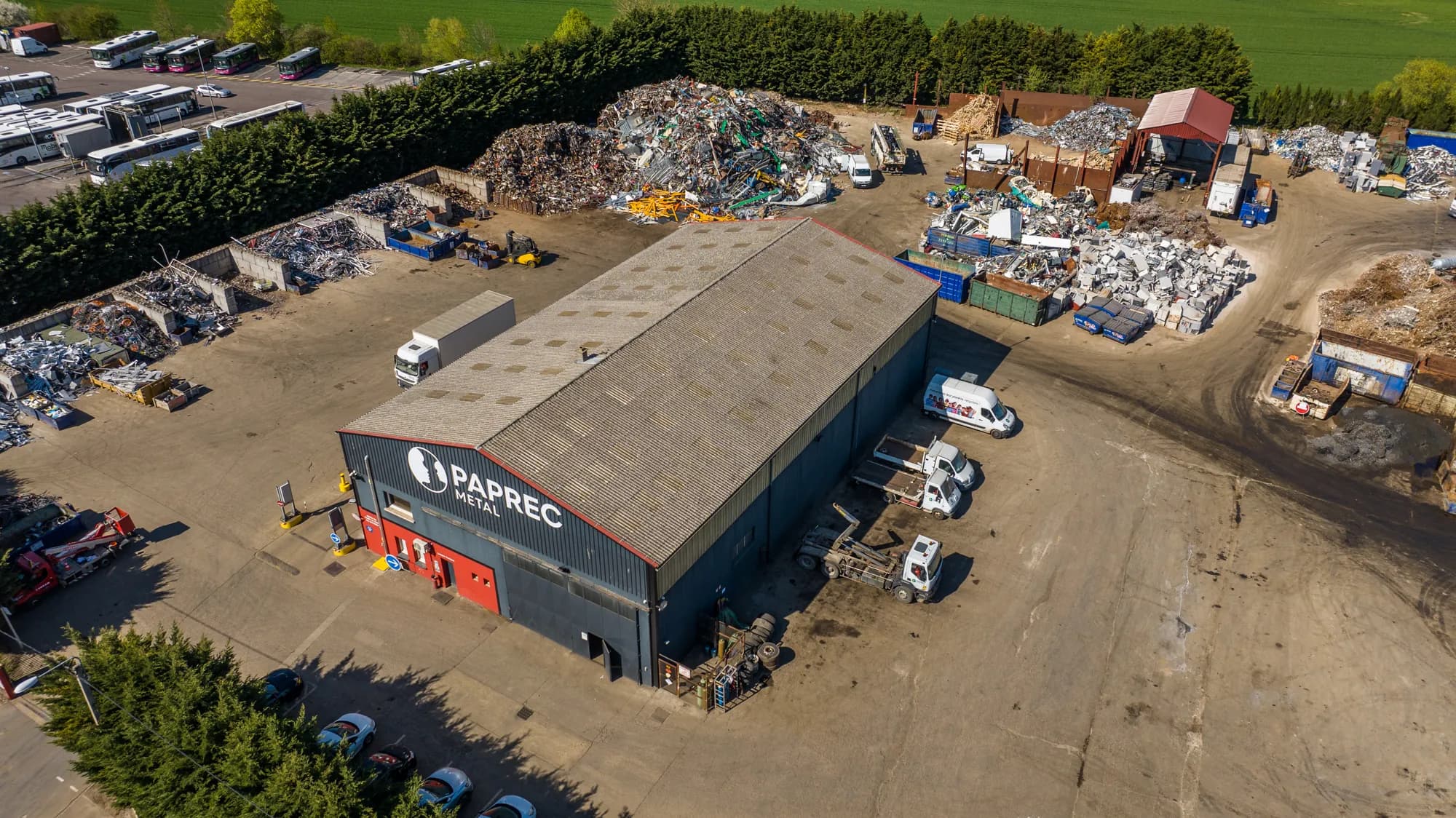 Site industriel de recyclage vu du ciel, drone